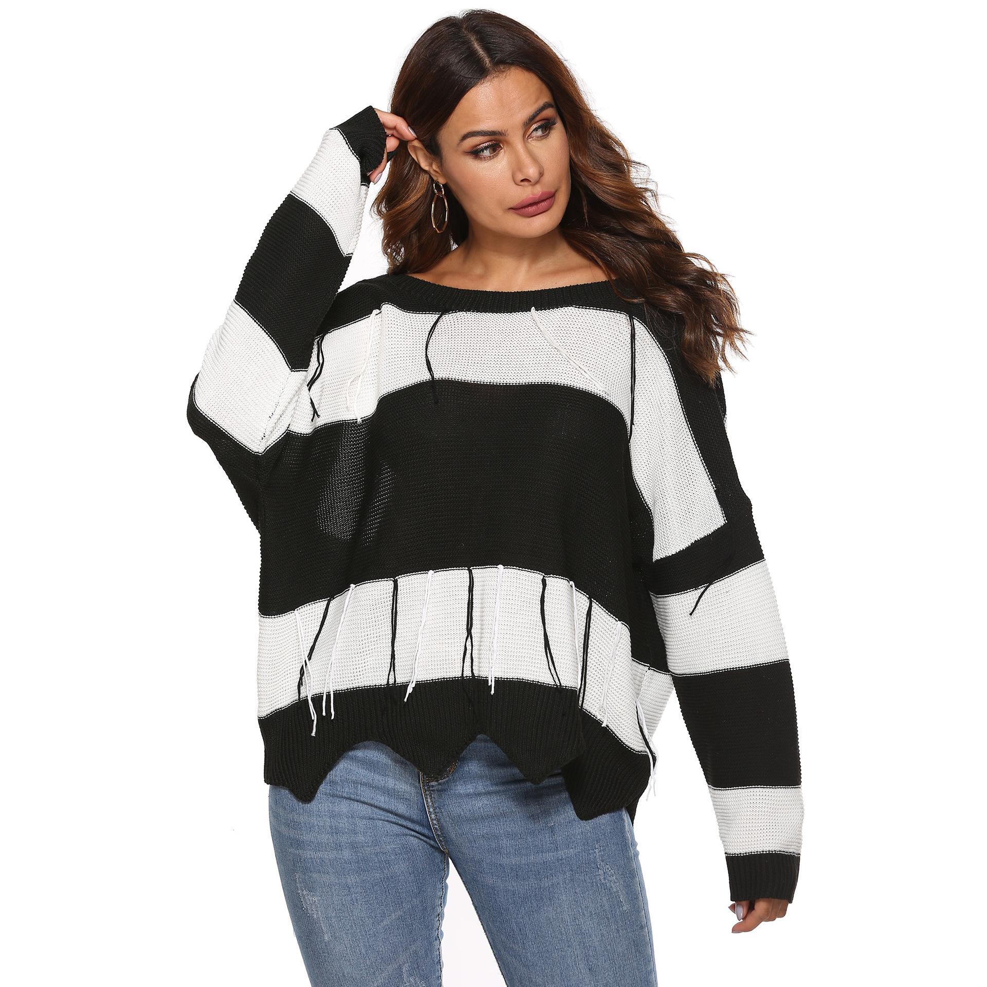 Женский осенне-зимний сексуальный свитер с открытой спиной в черно-белую полоску — фото 5