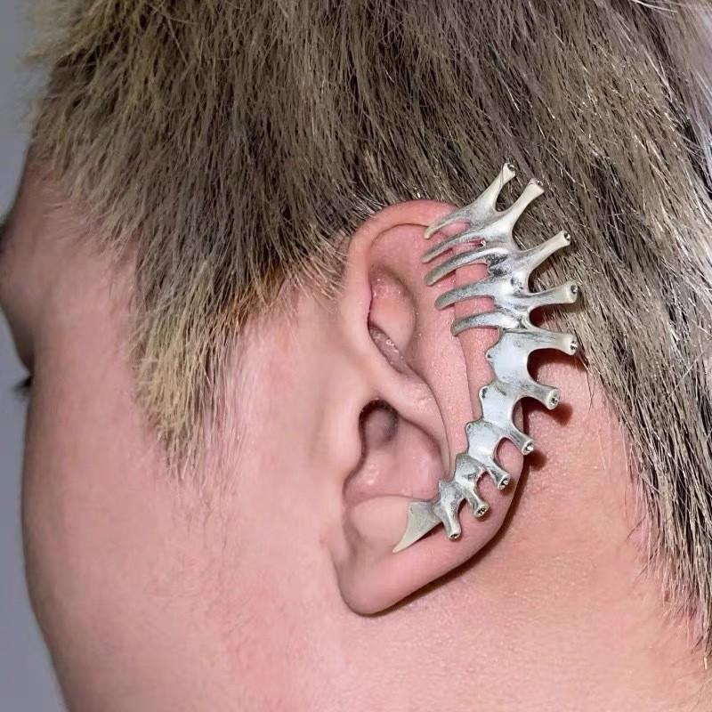 Vintage Punk Silver Color Thorn Spine Bone Ear Clip Earrings for Women Men Hiphop Metal Hanging Earrings Halloween Jewelry Gift