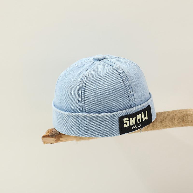 Cappello senza visiera in denim lavato per neonato Cappellino a melone ricamato con lettere retrò per bambino e bambina Estivo Regolabile Cappellini da docker per bambini