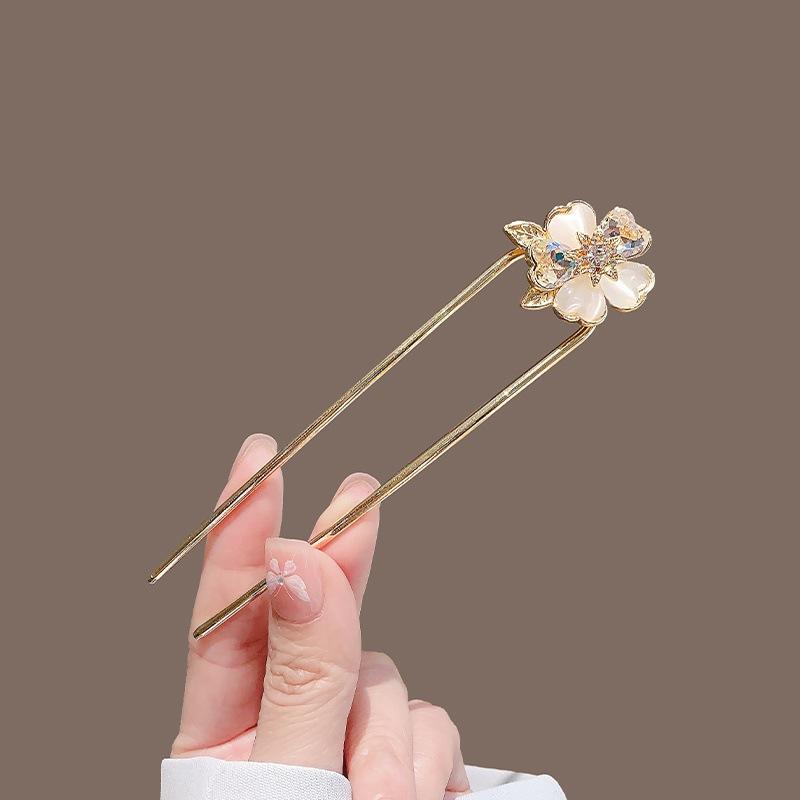 Elegant Crystal Flower Hairpin for Women Metal U-Shaped Hairpin Chinese Ancient Cheongsam Hanfu Accessories