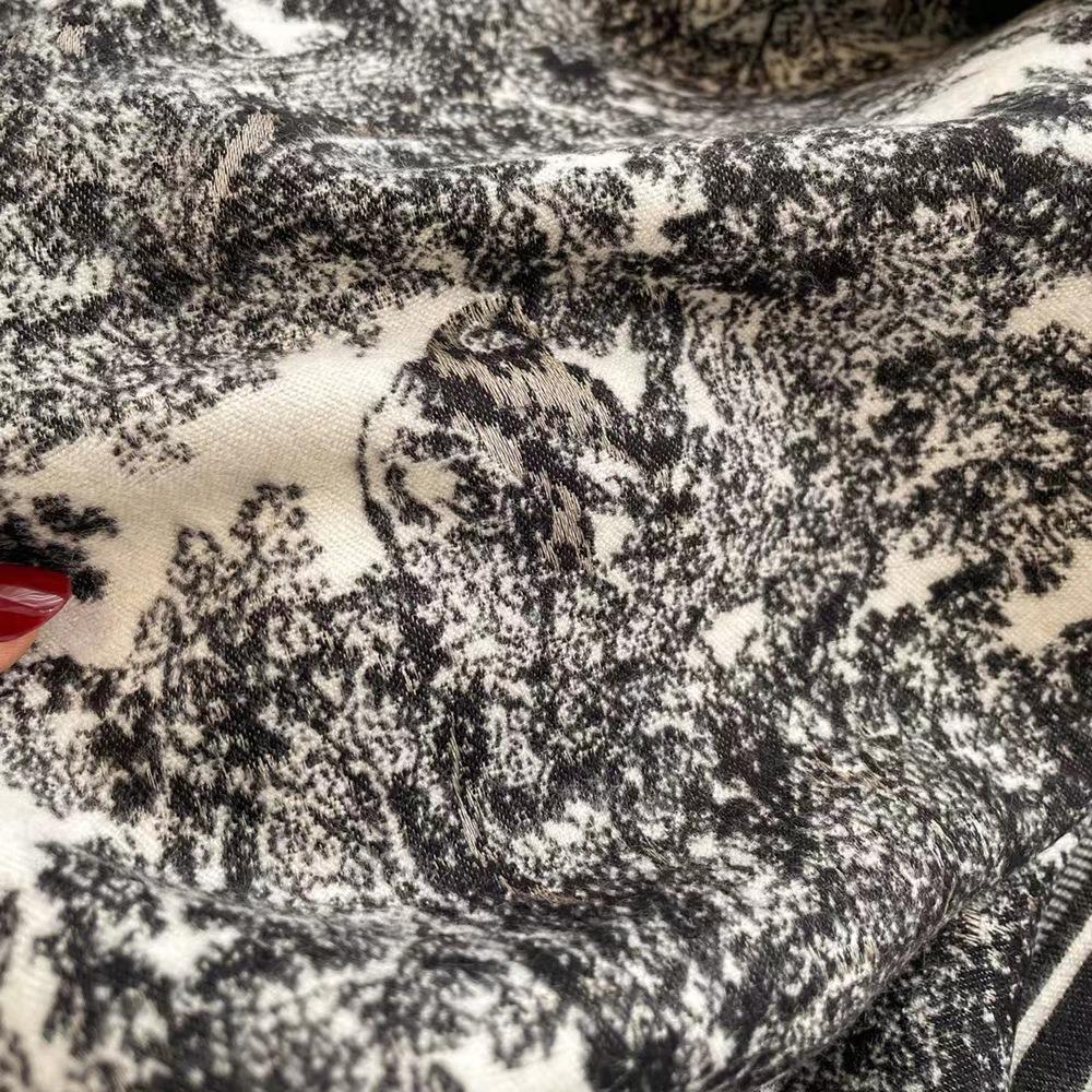 Luxury Imitation Cashmere Shawl: 140cm Square, Warm & Thick with Short Tassels