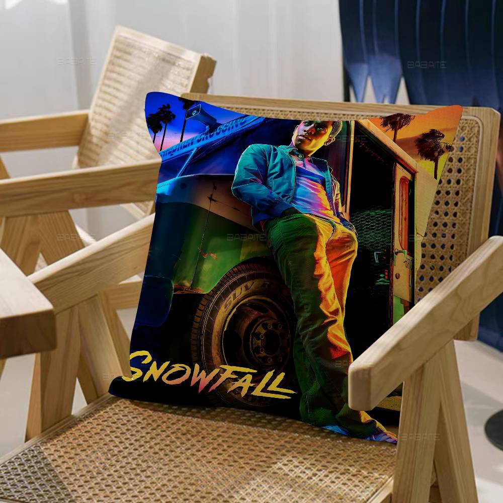 Snowfall Vintage Anime Cushion Cover Polyester Sofa Cushions Decorative Throw Pillows Home Decoration Pillowcover