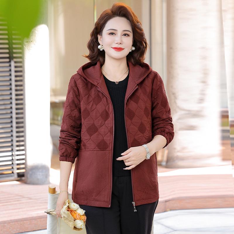 

Women s Hooded Trench Coat - Spring/Autumn, Fashionable Loose Fit for Middle-aged and Elderly Moms 4XL (140-150 jin) малиновий
