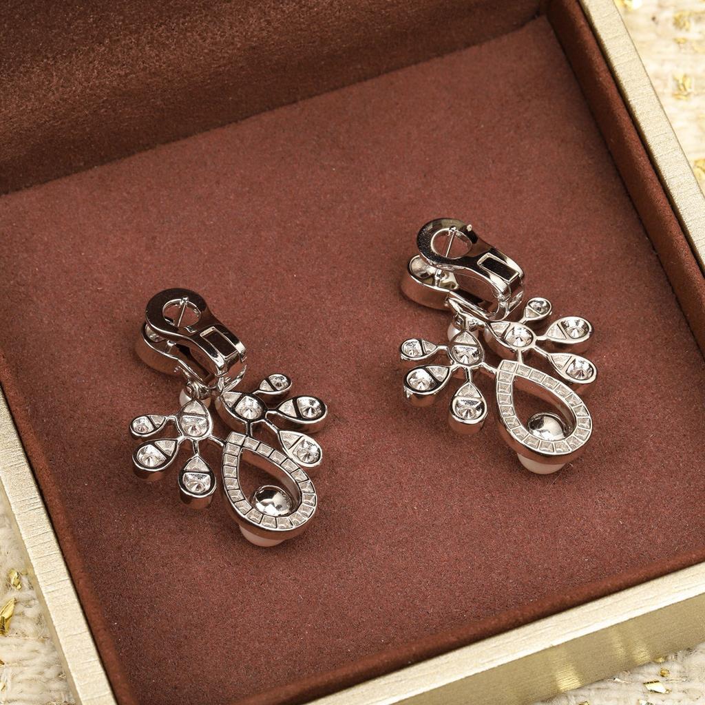 New Hot Brand Vintage Pearl Earrings for Women Luxury Jewelry Fashion Water Drop Designer Eardrop Pure 925 Sliver Clip Earrings