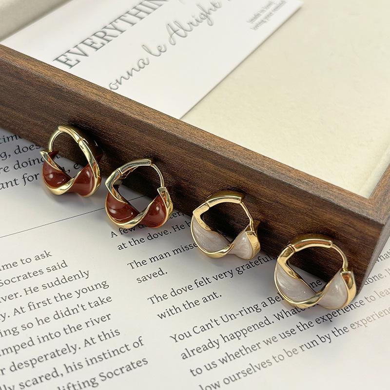 French new dripping Maillard earrings niche simple design earrings temperament light luxury high-end earrings women