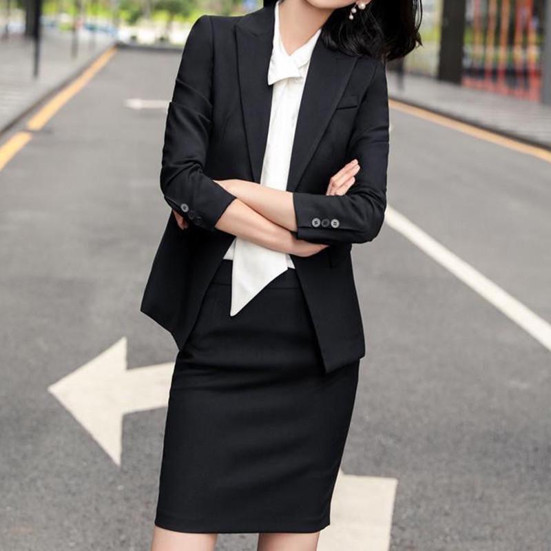 Clearance Sale: Women's Gray Executive Skirt Suits - Stylish & Sophisticated Business Attire