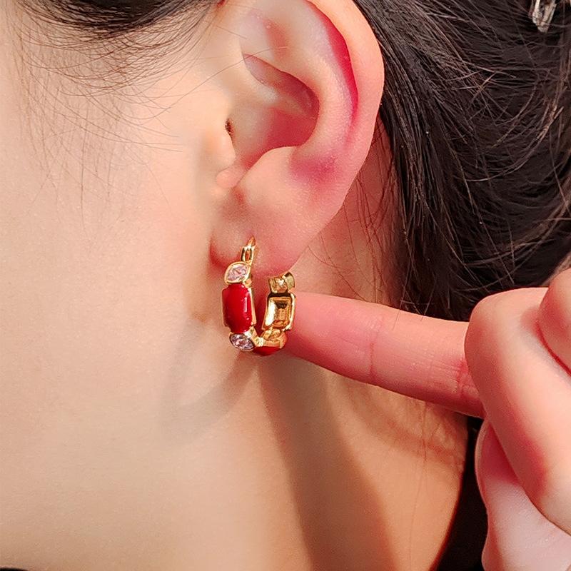 

Серьги в стиле ретро с красными маслами, легкие, роскошные, модные, ретро, с высоким чувством, нишевые, осенние и зимние серьги