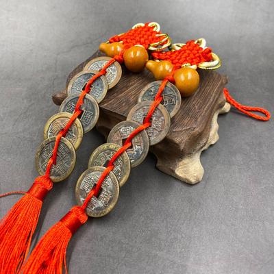 Ornamenti per Soglia con Monete dei Cinque Imperatori in Ottone: Decorazione di Porta Antica Auspicale