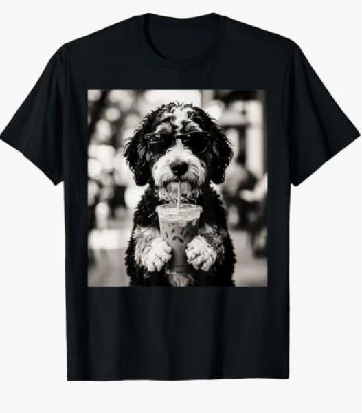 Bernedoodle Eiskaffee Foto Lustiger Hundeliebhaber Kunst T-Shirt