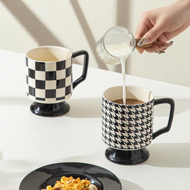 Only For Retro Ceramic Goblets, Household Large-Capacity Mugs, Teacups, Coffee Cups, Milk Cups, Couple Cups.