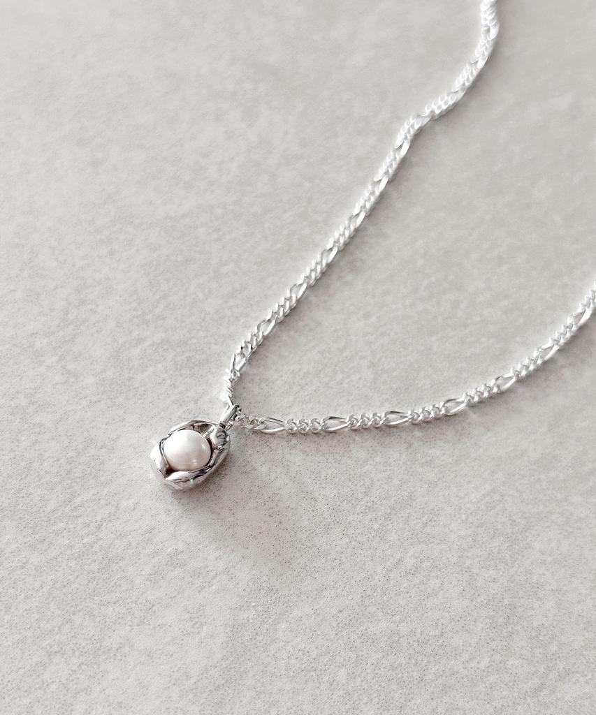 Code.H (Silver 925) Ugly Pearl Necklace