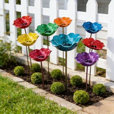 Paletto da Giardino Fiorito in Metallo Fatto a Mano Inserimento nel Terreno Bevitore per Uccelli Decorazione per Prato