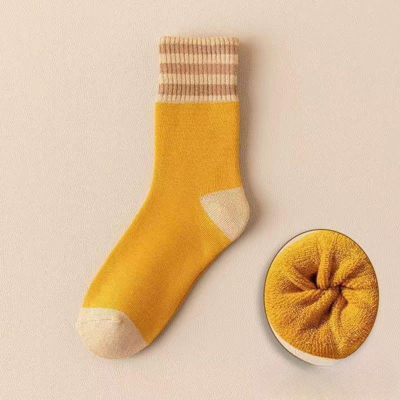 Women's Fleece Thickened Mid-calf Striped Loop Socks for Warmth in Autumn and Winter, Retro Towel Postpartum Socks