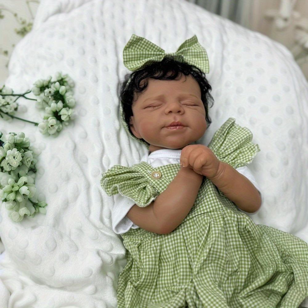 

BZDOLL 48 см Спящая Кукла Реборн Виниловые Конечности Тканевое Тело Игрушка для Девочки 19 дюймов Реалистичная Черная Светло-бежевая Улыбающаяся Кукла Бебе Ребенок Милый Подарок на День Рождения cloth body doll