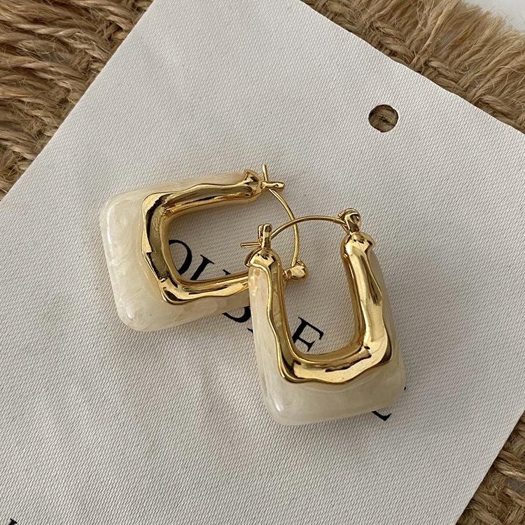 Retro U-Shaped Metal Hoop Earrings - European & American Style, Women's Niche Fashion Ear Studs