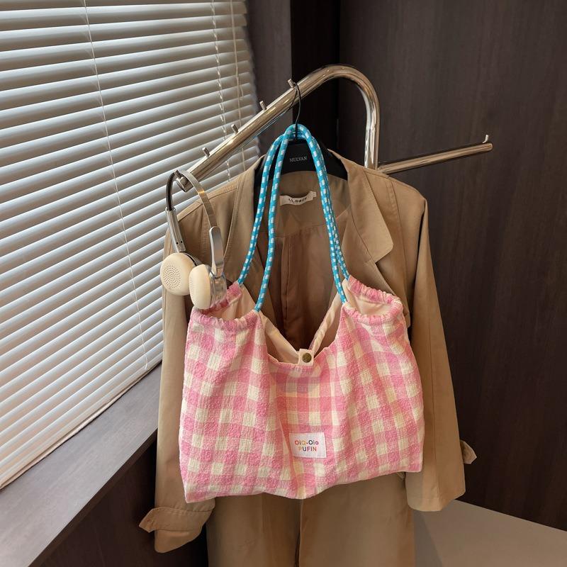 Färskrutig axelväska Stor kapacitet Pendlarväska Mjuk väska Casual mångsidig studenttygväska