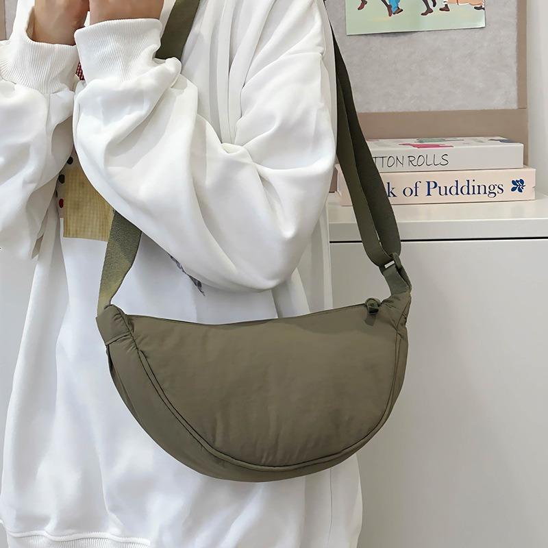 New Student Portable Shoulder Bag Women Go Out for Leisure Travel Light Messenger Bag Solid Color Simple Dumpling Bag