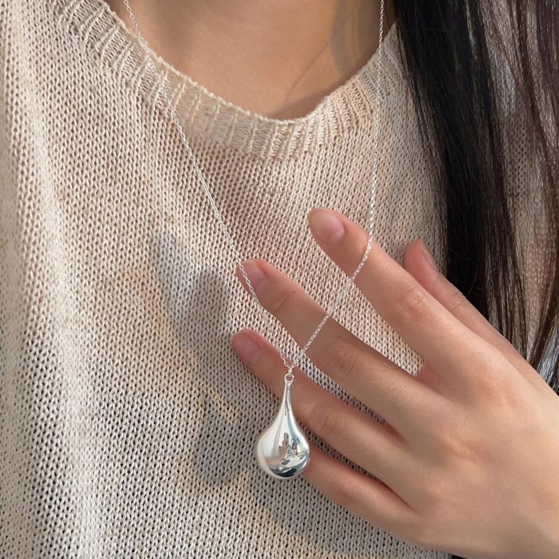 Elegant Long Teardrop Pendant Necklace Adjustable Length Choker Sweater Chain Stylish Jewellery for Women and Girls