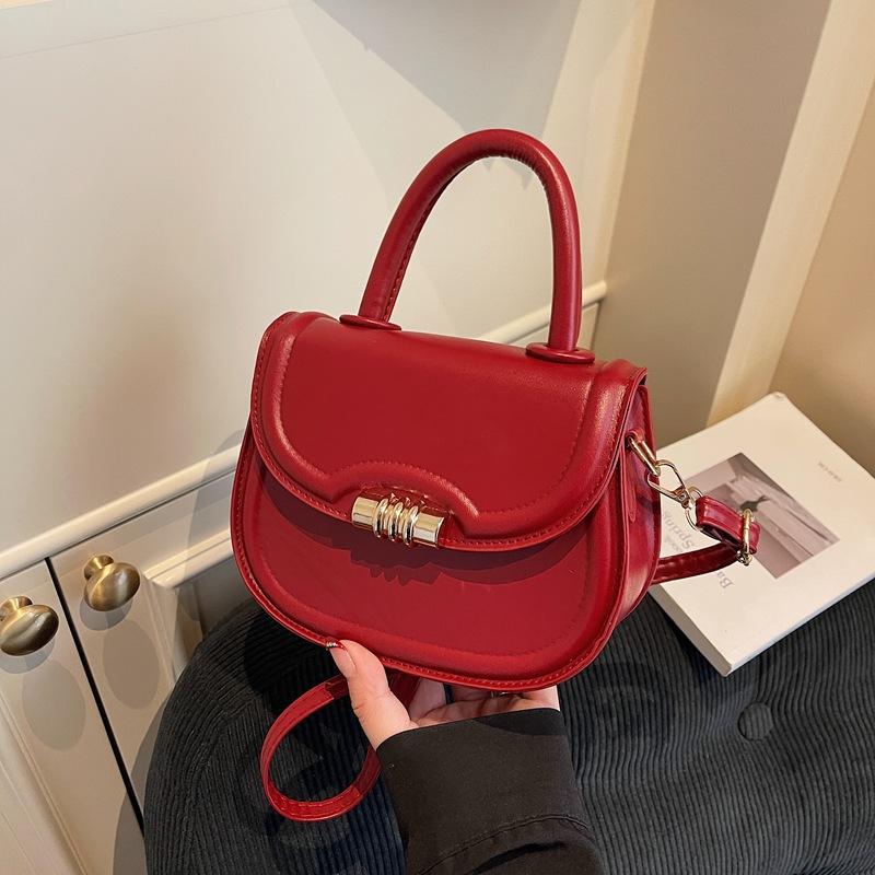

Solid color handbag women s autumn 2025 new trend versatile small square bag high-end texture niche messenger bag bag красный