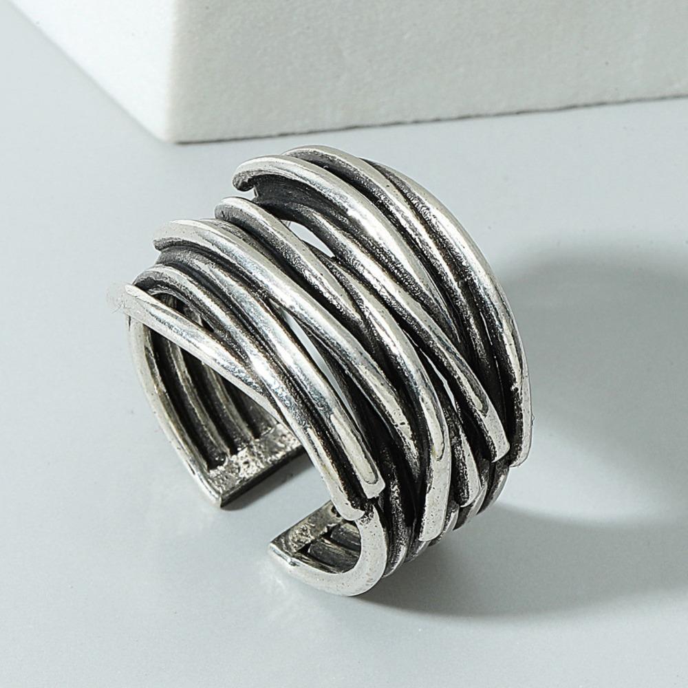 Anello aperto a più strati argentato vintage, Gioiello di moda unisex, Pezzo statement minimalista regolabile per uomo e donna