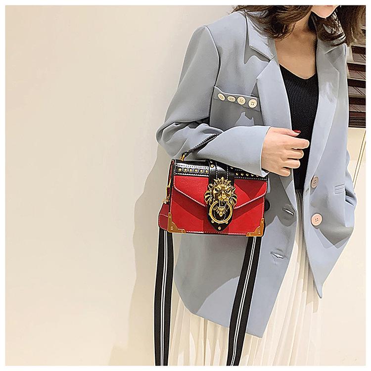 Dámská retro kabelka s nýty a lví hlavou 2025: Evropská a americká móda crossbody/taška přes rameno