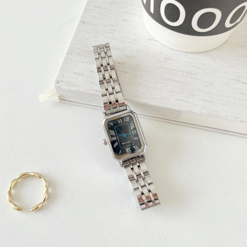Women'S Steel Belt Chain Watch Female High Value Student Cold Wind French Niche Light Luxury Temperament Small Square Dial Female