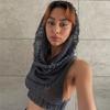 Tendenza della moda primaverile ed estiva europea e americana abbigliamento da donna nuovo con cappuccio senza maniche a costine a tinta unita esposto sull'ombelico maglione interno