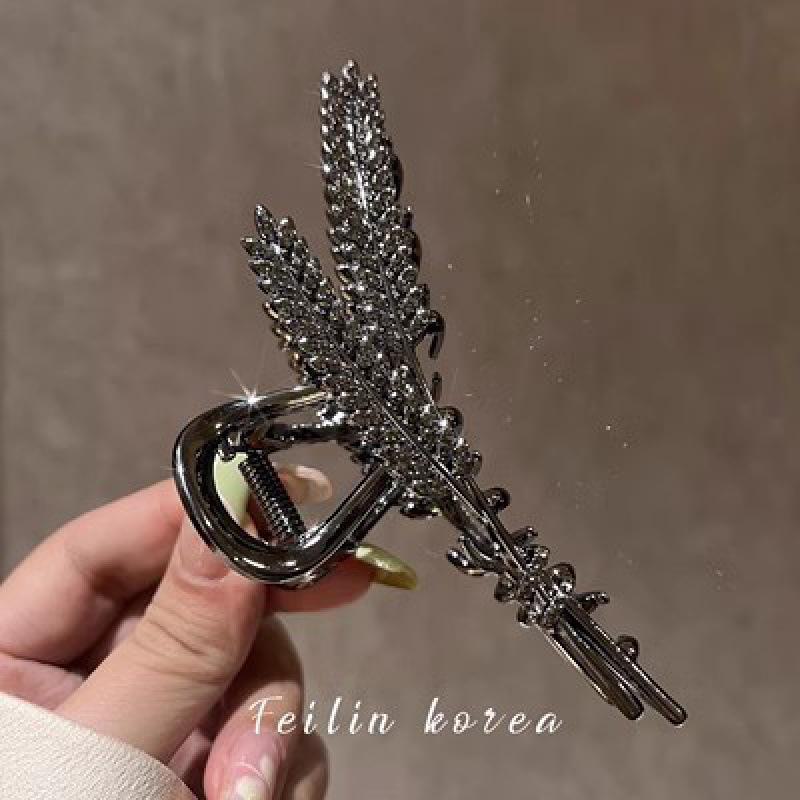 High-End Women's Rhinestone Hair Shark Clip - Large, Stylish, and Trendy Hairpin