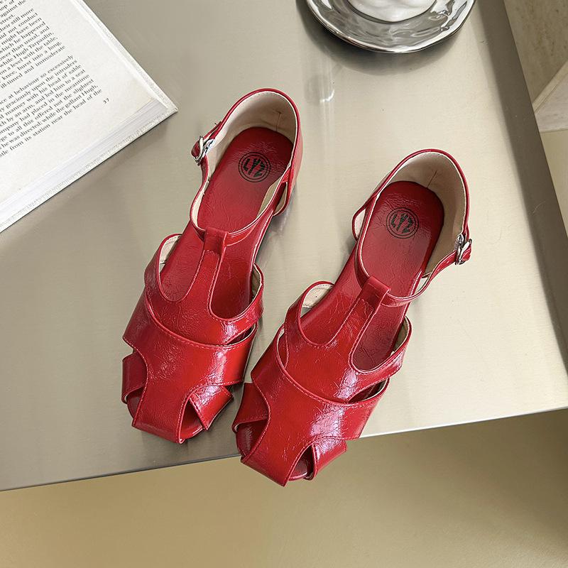 2025 summer new retro round head hollow sandals women's word with hollow literary and artistic style versatile bag head sandals