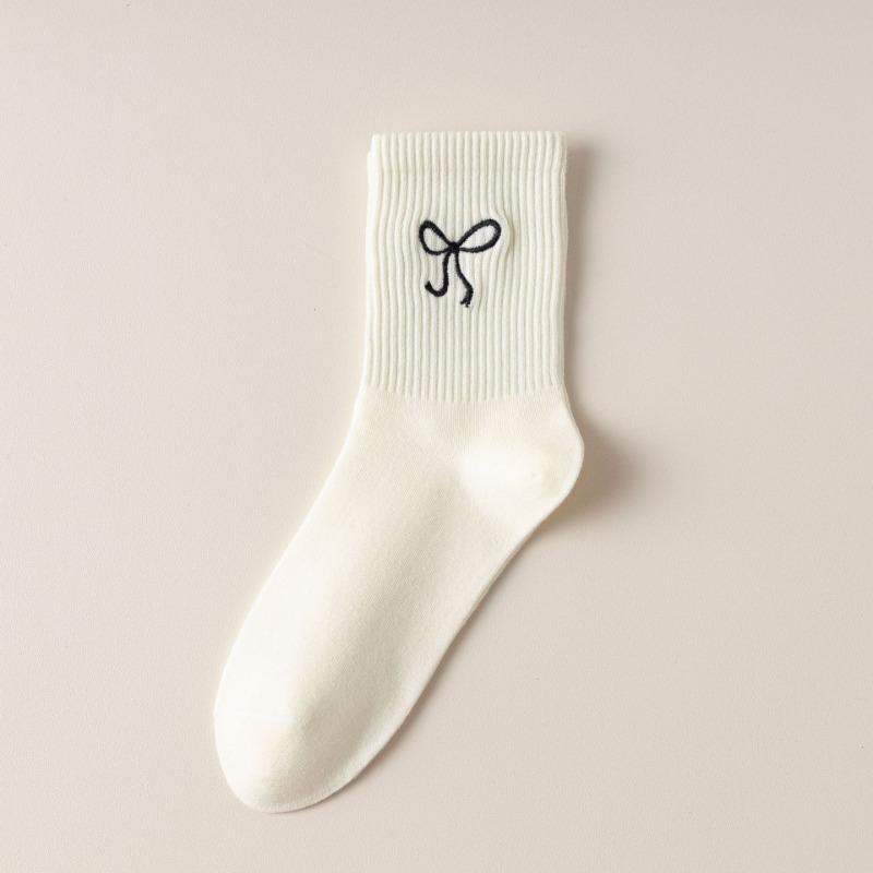 Women's Autumn and Winter Embroidered Bow Mid-calf Socks Breathable and Sweat-absorbing Long Calf Socks