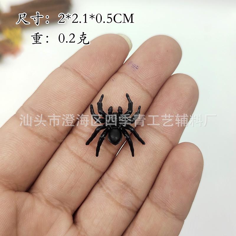 Fake Spiders Can Be Mixed with Halloween Layout Props Mini Little Spiders Trick Simulation Spoof
