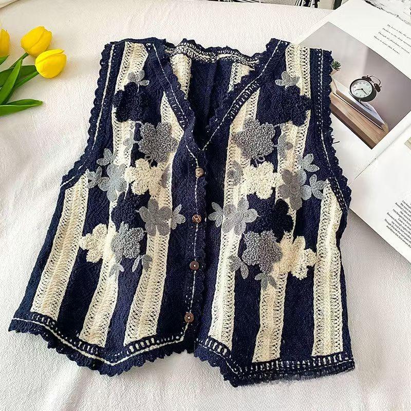 Summer Crochet Hollow Out V-neck Loose Lace Tank Tops Women Fashion Thin Chic Sleeveless Women Camis Tops Elegant Base Slim Vintage Tank Vest 26571
