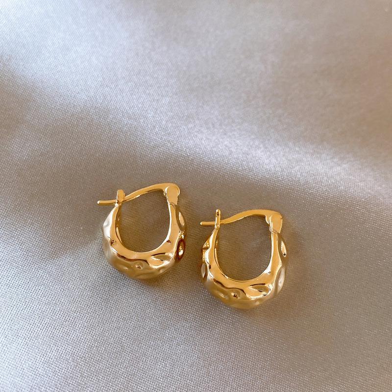 2025 Trendy U-Shaped Irregular Ear Cuff: Simple, Versatile, Fresh & Sweet for Women