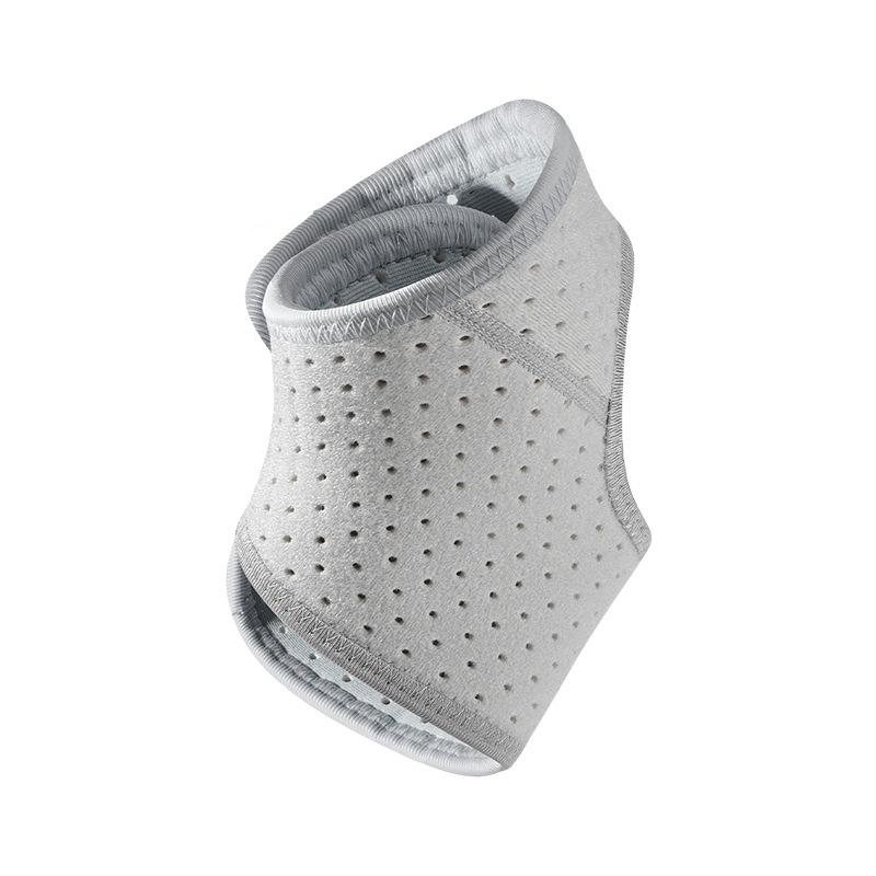 Kinder-Knöchelprotektor zur Prävention von Verstauchungen - Gelenkunterstützung, kompatibel mit Fußballschuhen.