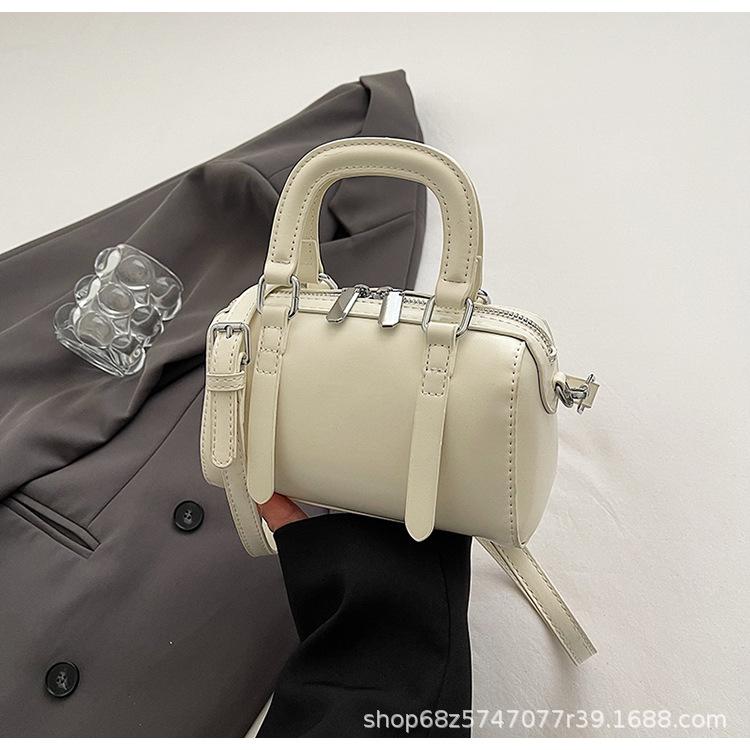 Premium Super Fire Small Bag Women 2025 New Fashion Versatile Messenger Bag Fashion Explosion Portable Boston