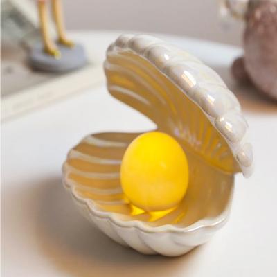Scandinavian Red Creative Shell Night Light Bedroom Bedside Lamp Girl Heart Dreamy Romantic Ceramic Lamp Desktop Ornaments