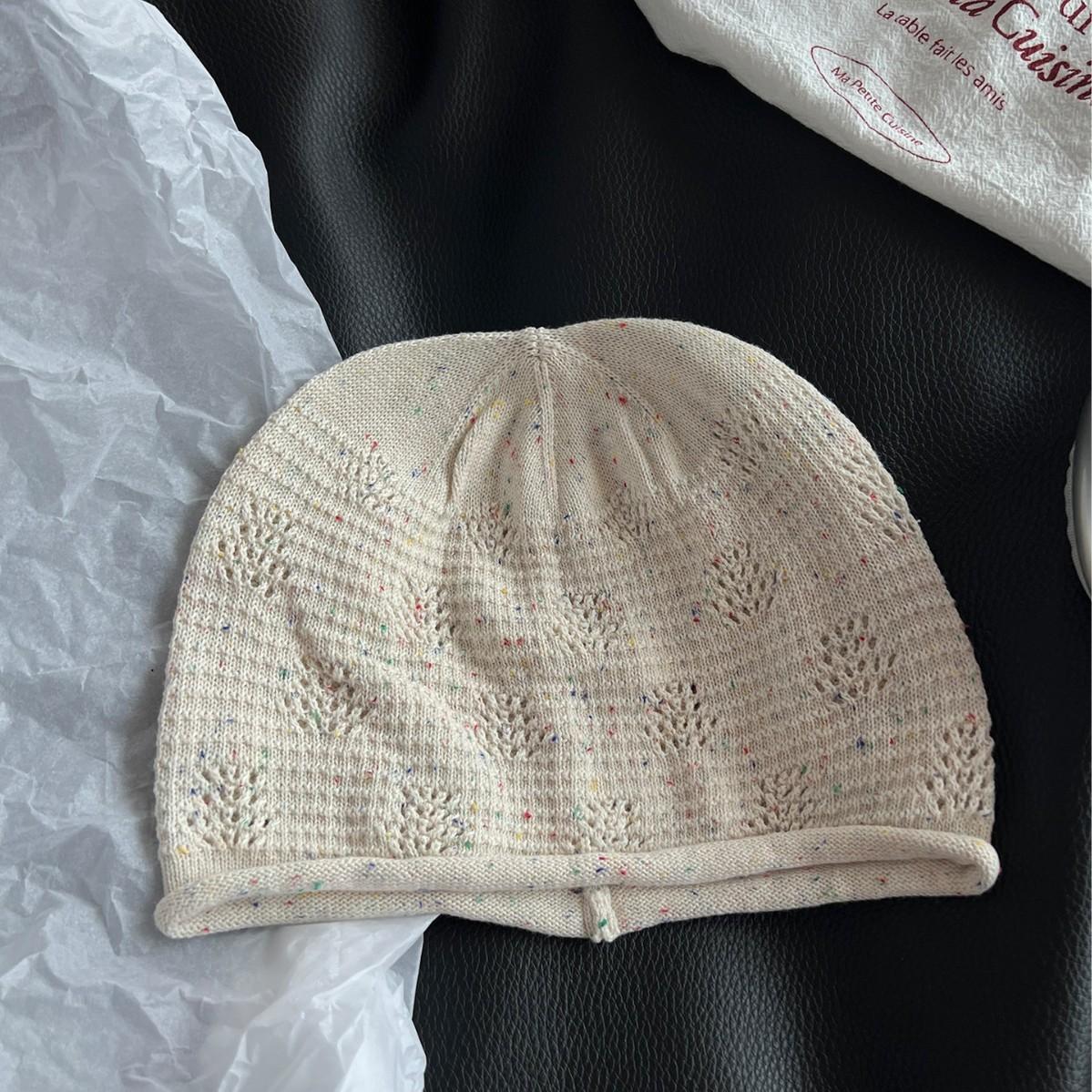 

Тонкая вязаная шапка-пуловер с цветными точками для женщин на весну и осень. Шапка-бини, подчеркивающая лицо. Маленькая шерстяная шапка-бандана. M（56-58cm）