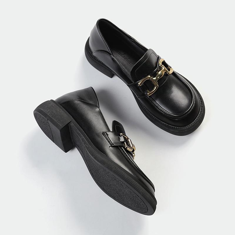 Invisible inner height increase small leather shoes women's 2025 spring and autumn new thick-soled small loafers 313233 small size single shoes