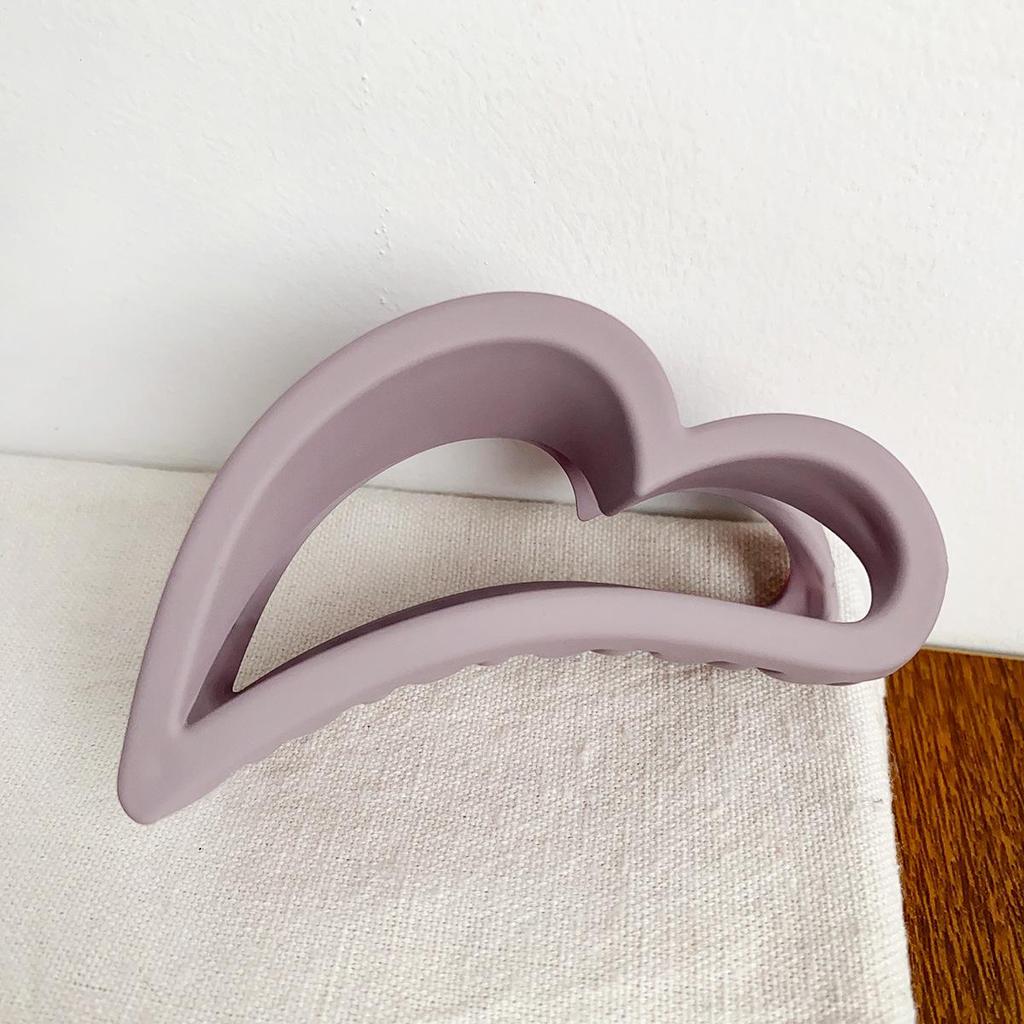 Frosted Love Heart Shaped Hair Claw Korean Fashion Women Girl Hairpins Hair Claw Barrettes Solid Color Headwear Hair Accessories