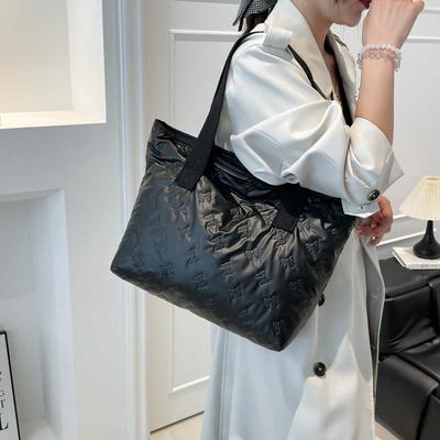 Korean Handbag Pleated Premium Ins Style Large Capacity Silver Autumn and Winter New Shoulder Bag Tote Bag