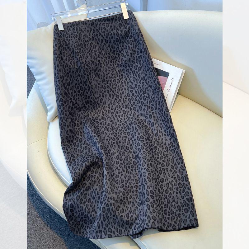 2025 Trendy Women's Leopard Print Wool-Blend A-Line Skirt - High Waist, Slimming Fit for Autumn/Winter