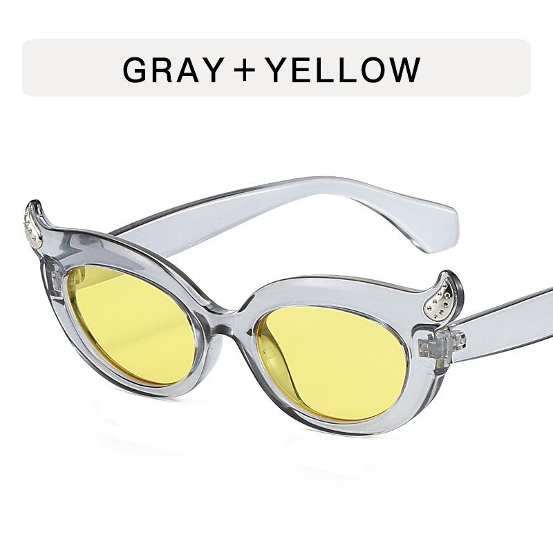 New Stylish Women's Sunglasses Fashion Model Show UV Protection Sunglass for Men Travelling Hiking Sun Glasses Women