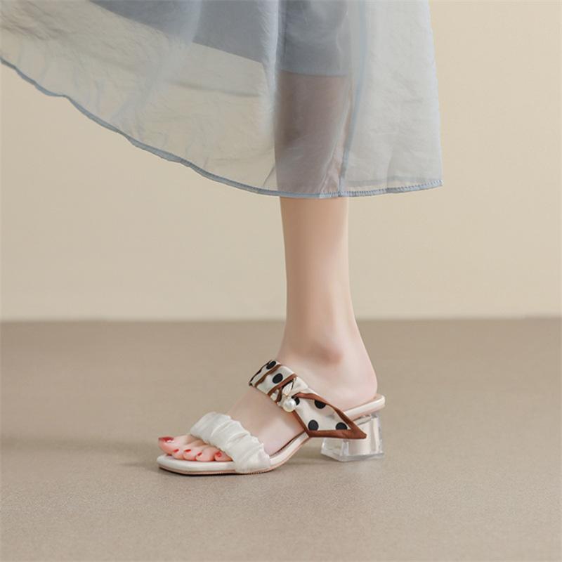 Fashion Hot Selling Cloudlike Women's Sandals Summer 2025 New Versatile Midheel Highheel Folded Elegant Atmosphere Leather Rubber Bottom