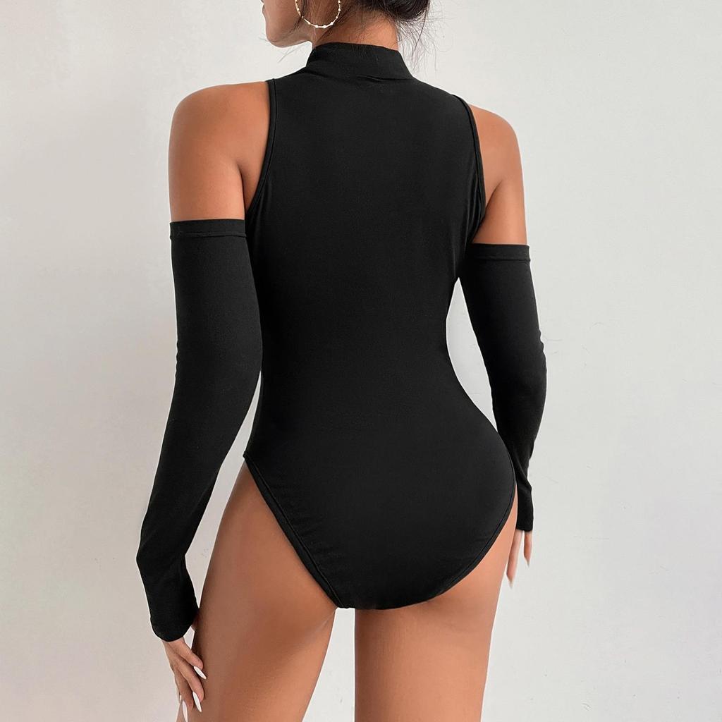 Damen-Bodysuit, eng anliegend und sexy, offene Brustpartie, Shirt mit unregelmäßiger Aussparung, langärmeliger Slim Fit-Passform und schulterfreiem Jumpsuit