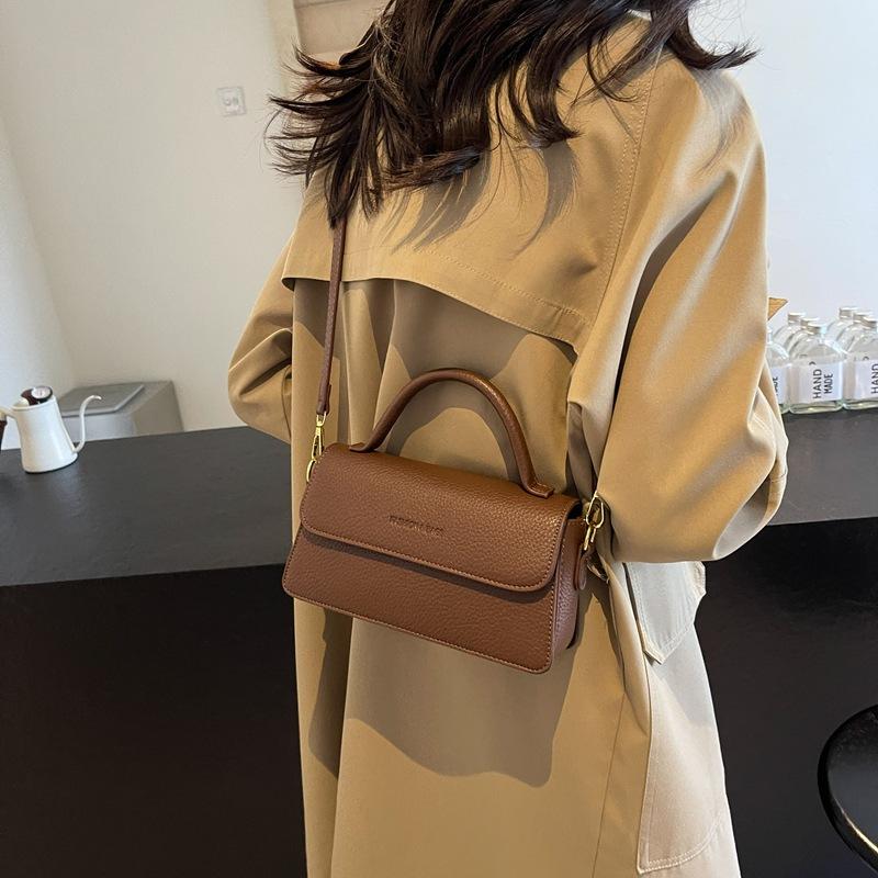 

Премиальная сумка в ретро-коричневом цвете женская 2025 новая осенняя универсальная сумка-мессенджер модная суперхит портативная маленькая квадратная сумка коричневый