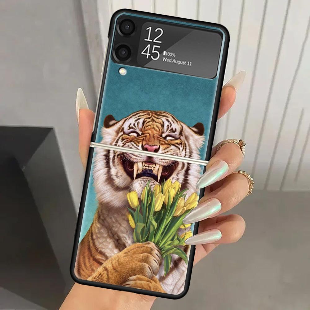 Superior Tiger Pattern Art Hard PC Phone Case For Samsung Galaxy Z Flip 7 6 5 4 3 Black ZFlip7 ZFlip6 Flip5 Flip4 Flip3 5G Print