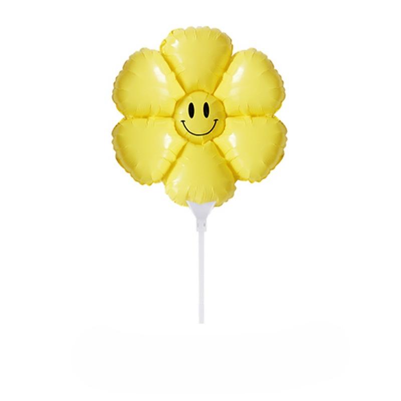 Flower Balloons, Daisies, Sunflowers, Smiling Face Balloons, Ground Promotion, Setting Up Stalls, Holding Balloons, Birthday Decorations, Photo Props