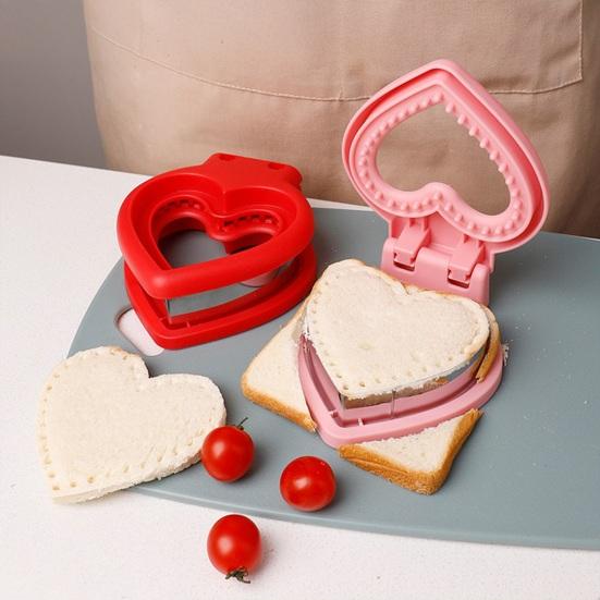 Love Heart Sandwich Cutter And Sealer for Kids Picnic Sandwich Maker Easy Clean Bread Mold Kitchen Tool