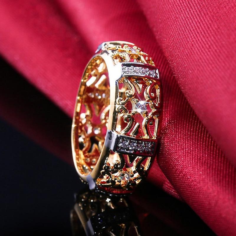 New Two-color Ring, European and American Hollow Pattern Color-separated Ring, Fashionable Zircon Jewelry