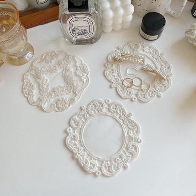 Runde Hohlspitze Coaster Serviette Stickerei Blume Tischset Weiß Kaffeetasse Esszimmer Matte Hause Hochzeit Party Decor plateau